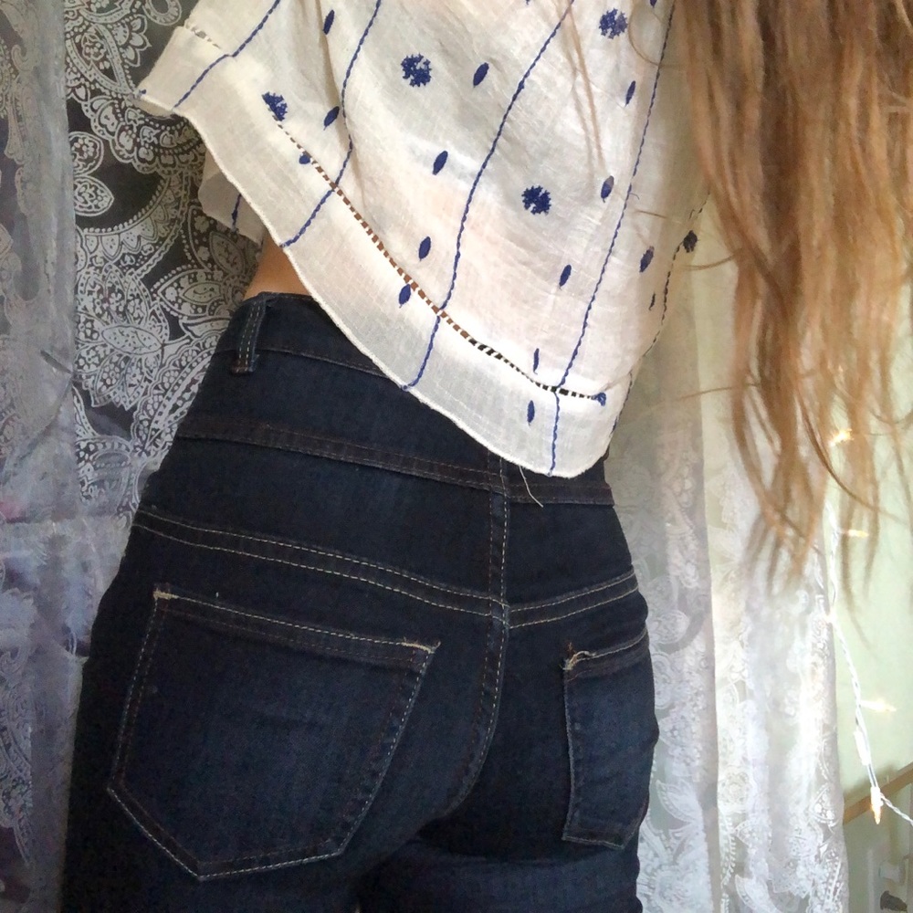 High waisted jeans